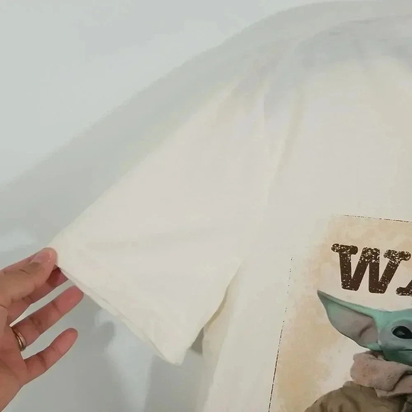 {Disney} Star Wars Baby Yoda The Child Wanted Reward Tshirt - Picture 4 of 10